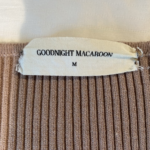 Goodnight Macaroon Tan Crop Top. Size M - Picture 3 of 3